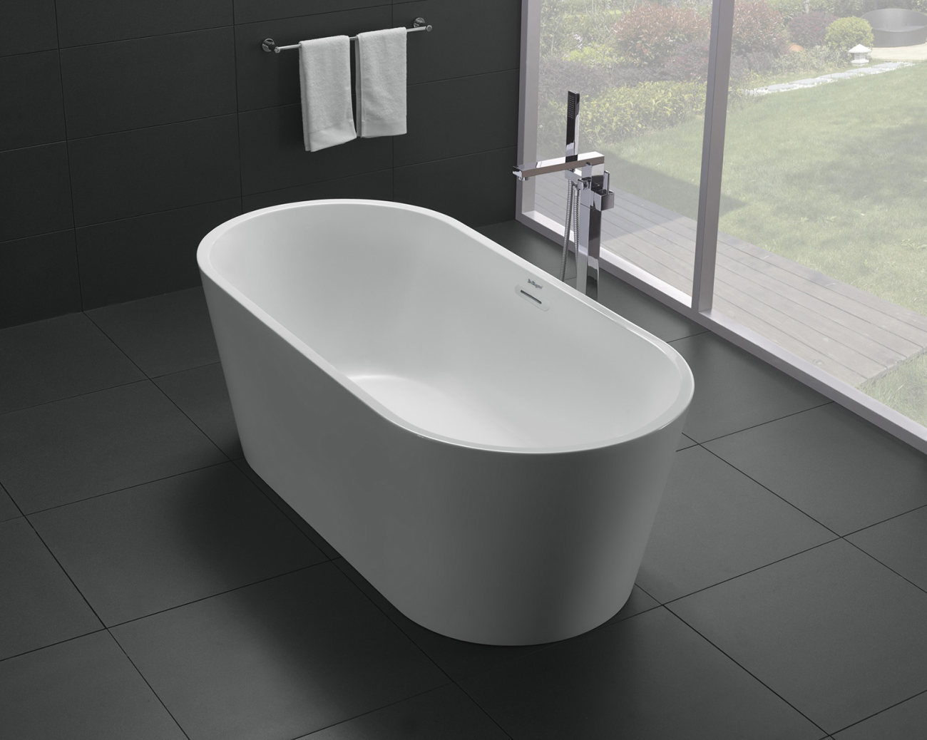 Акриловая ванна с белым сливом, с переливом, BelBagno BB71-1500-BIANCO